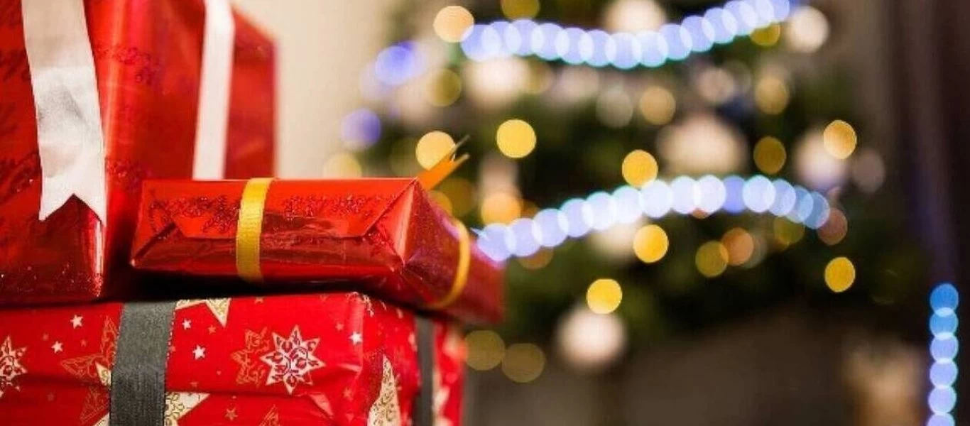 Ανοιχτά τα μαγαζιά αυτήν την Κυριακή - Δείτε το εορταστικό ωράριο